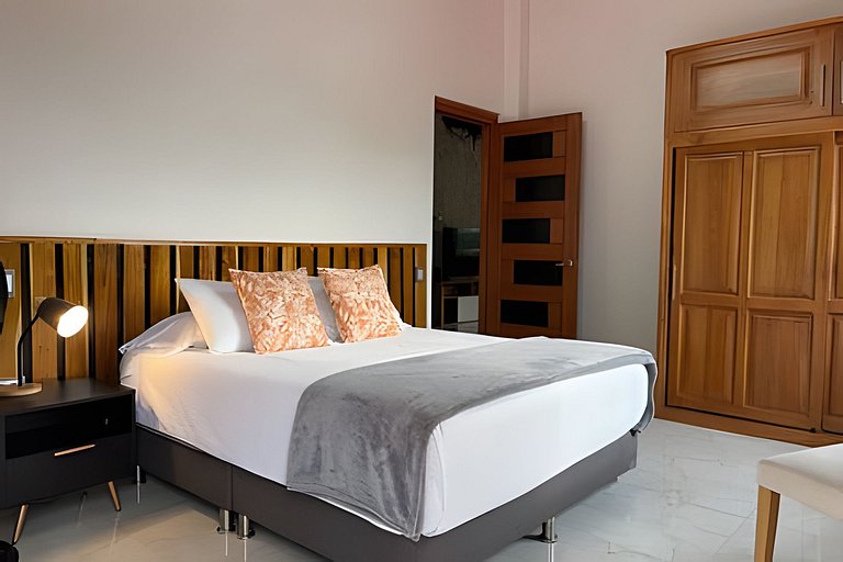 Casa Palos Altos; Poblado; 6 min de Provenza;