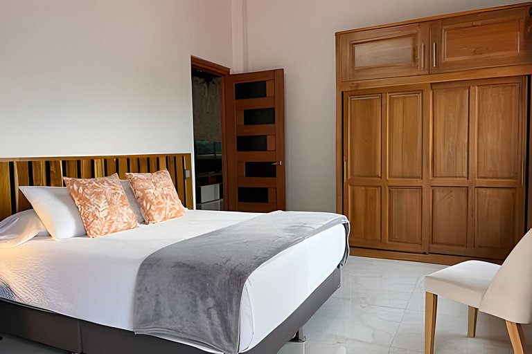 Casa Palos Altos; Poblado; 6 min de Provenza;