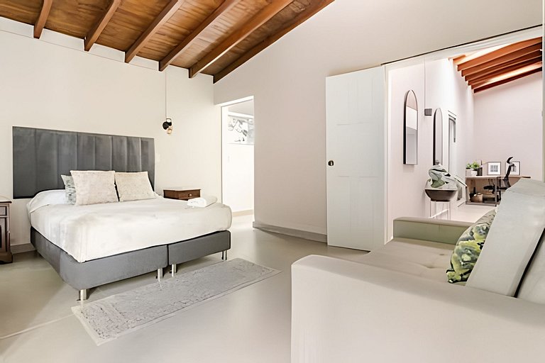 NUEVA Mansion con piscina y jacuzzi, El Poblado