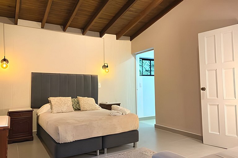 NUEVA Mansion con piscina y jacuzzi, El Poblado