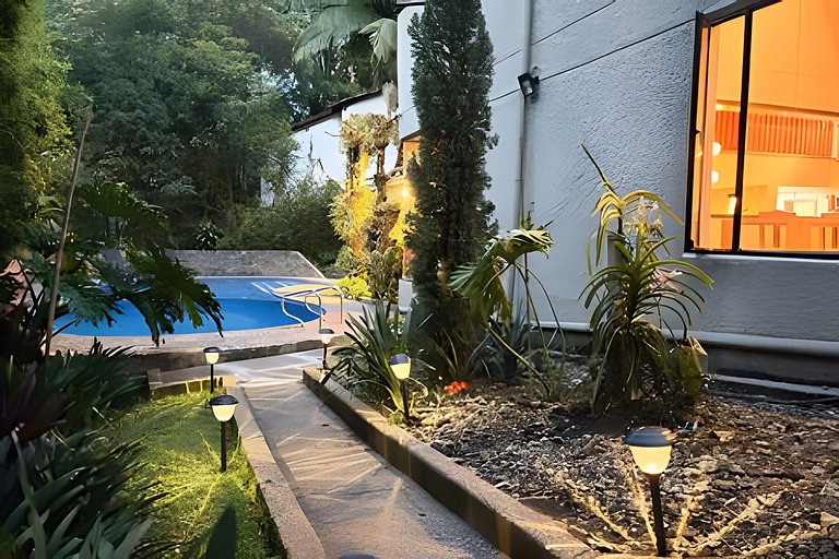 NUEVA Mansion con piscina y jacuzzi, El Poblado