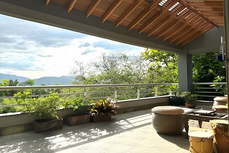 Medellin Mansion 680 m2 with pool and steam room