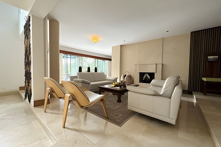 Medellin Mansion 680 m2 with pool and steam room