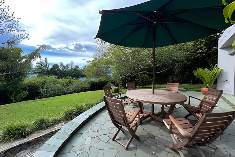 Medellin Mansion 680 m2 with pool and steam room