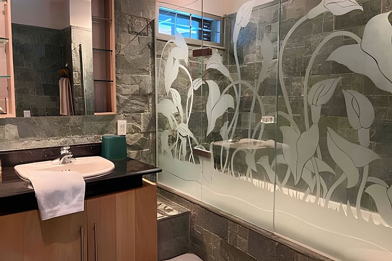 Medellin Mansion 680 m2 with pool and steam room