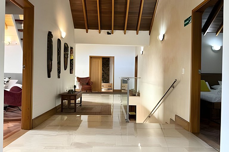 Medellin Mansion 680 m2 with pool and steam room