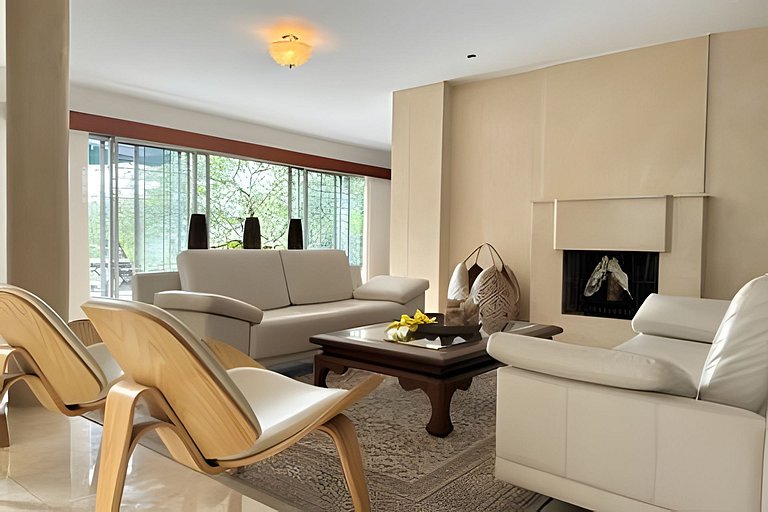 Medellin Mansion 680 m2 with pool and steam room